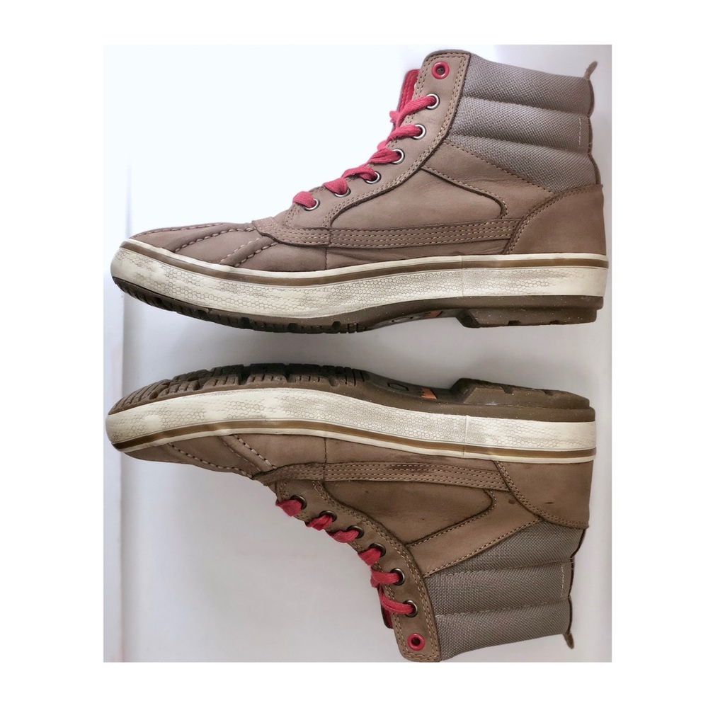 MEN'S TIMBERLAND EARTHKEEPER BOOTS (Size 9.5)
